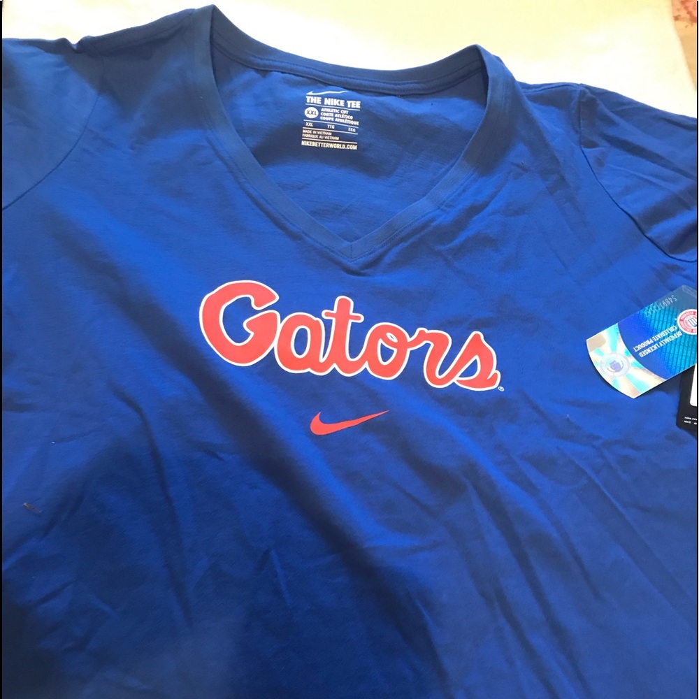 University of Florida Gators v neck t shirt